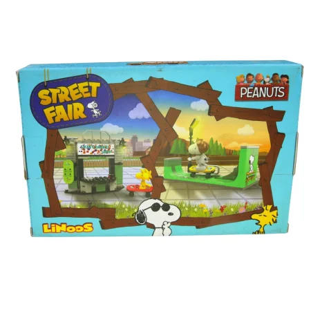 Snoopy Street Fair Building Blocks B(Skateboard Shop, 158 pcs)